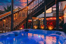 The TrailHouse | 7BR Speakeasy w/Hot Tub - Image 4