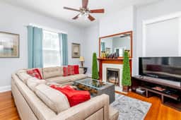 Bonny High~4 BR | KING | Epic Yard w/Fire Pit - Image 5