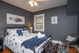 ❤ The Hillcrest House with Cute Private Cottage! - Image 3