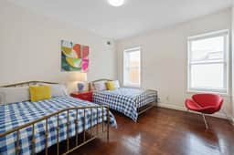 The Kentucky Mule-Huge 1 BR//Stay Nulu Marketplace - Image 3