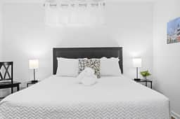 2-Unit Work Friendly Stay | Near Breweries & NuLu! - Image 4