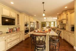 Luxury Home Near Downtown, Highlands, Expo & More! - Image 5