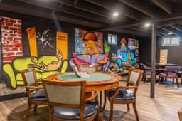 3BR Home Near EVERYTHING | King Beds | Game Room - Image 3