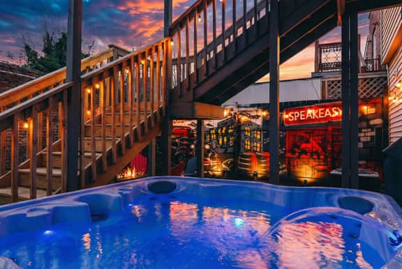 The TrailHouse | 7BR Speakeasy w/Hot Tub - Image 4