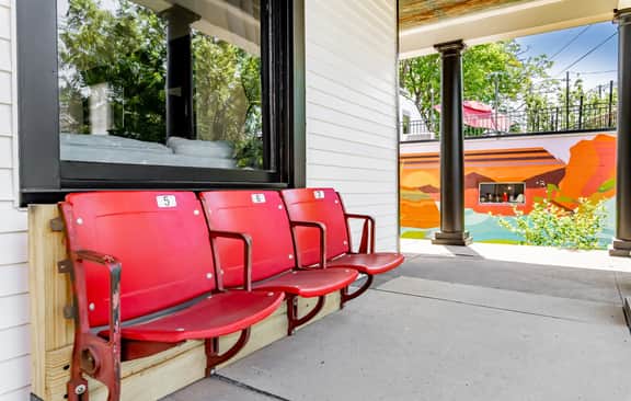 The Courtside Resort in the Heart of Highlands - BNB Louisville - Image 5