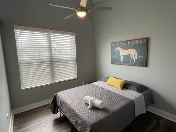 Triple Crown * Modern Loft +Sky Deck~Walk to Derby - Image 4