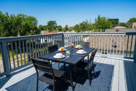 Triple Crown * Modern Loft +Sky Deck~Walk to Derby - Image 3