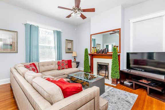 Bonny High~4 BR | KING | Epic Yard w/Fire Pit - Image 5