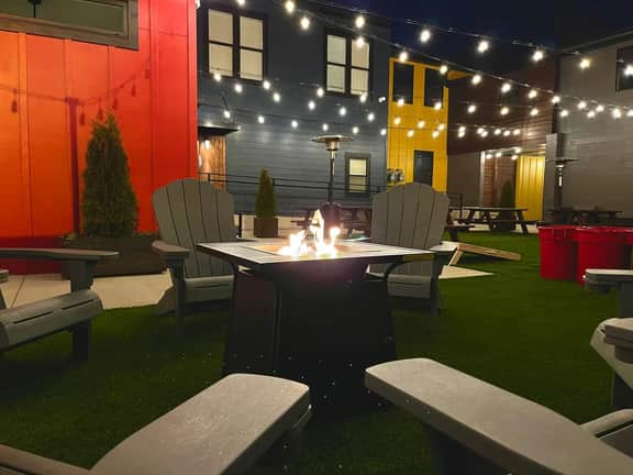 Cinema w/ 4 Suites @ Bungalou + Bourbon Bar - Image 4