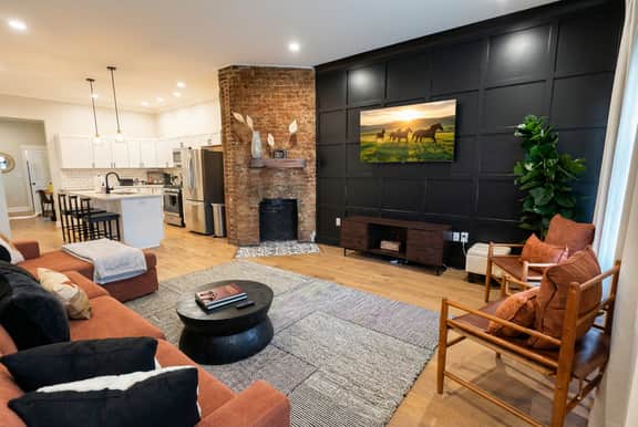 Spacious 3BR | Perfect for Expo, Derby & Downtown - Image 2