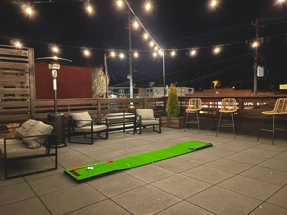 Rooftop w/ 4 Suites @ Bungalou + Bourbon Bar + Gam - Image 4
