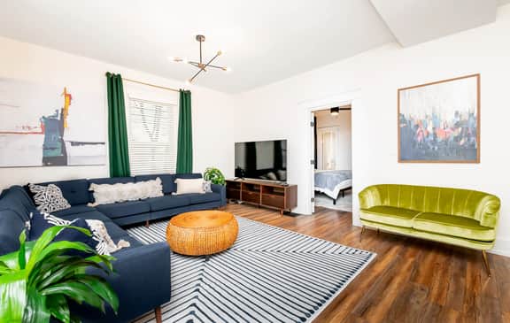 *NEW* Luxury 4BR Highlands Farmhouse Near Everything! - Image 4