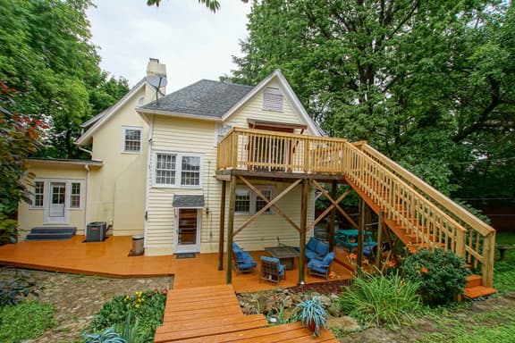 ❤ The Hillcrest House with Cute Private Cottage! - Image 1