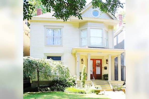 Charming 4BR Highlands Victorian w/Pool - Image 1