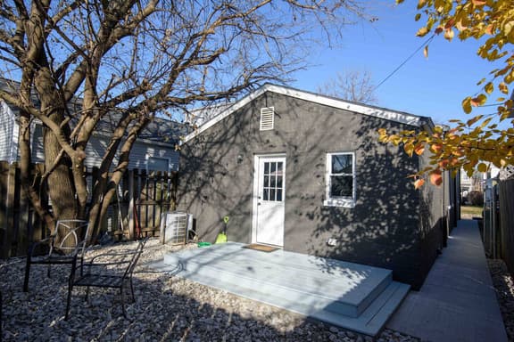 The Julep House NuLu > Gorgeous 3 BR Prime Spot - Image 1