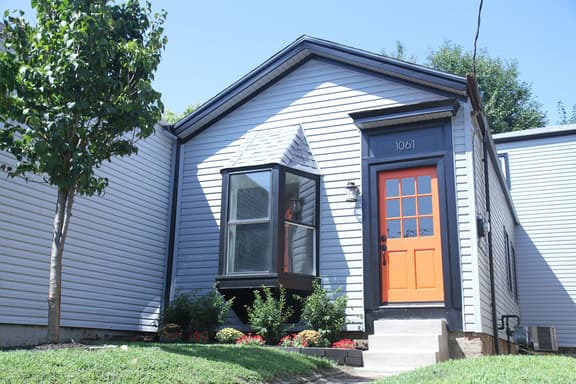 Lux Germantown Gem-Chic and Trendy-Sleep 10 - Image 1