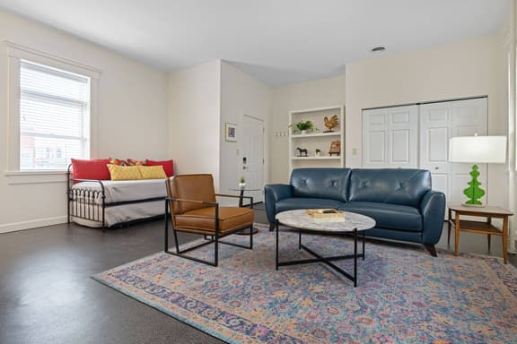 The Kentucky Mule-Huge 1 BR//Stay Nulu Marketplace - Image 1