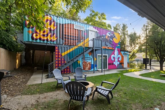 Eco and Work Friendly Stay Near NuLu and Downtown - Image 1