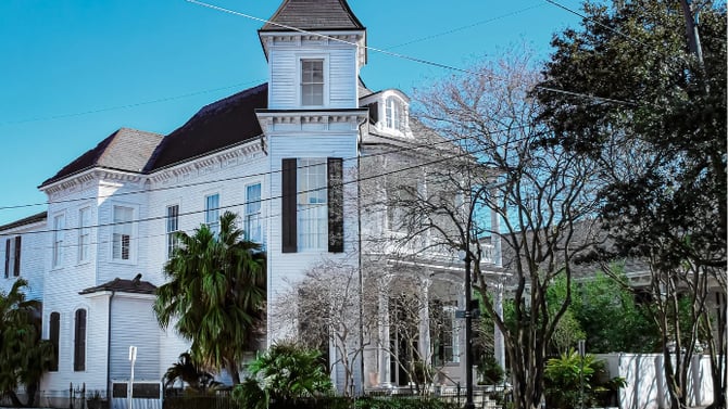 Old Louisville Ghost Tours: Experience City's Haunted Past