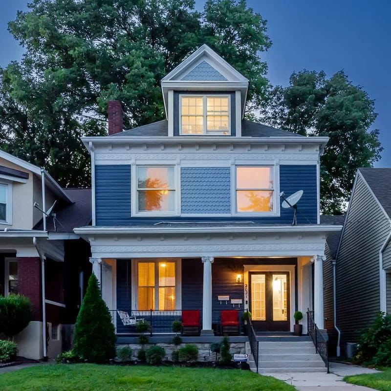 Bonnycastle Blue~Lux 6BR w/Epic Backyard + Fire Pit